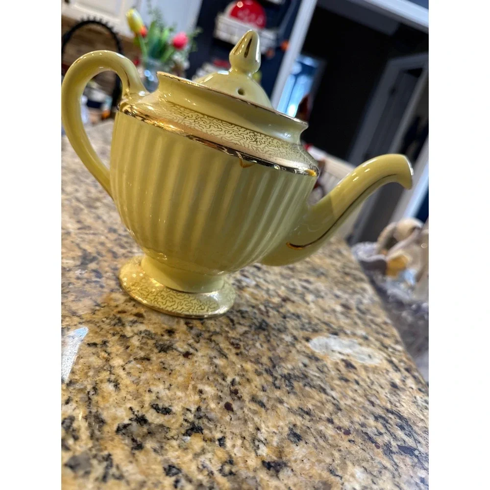 Vintage Hall China 099 Yellow 6 Cup Teapot Gold Filigree Ribbed Made in USA